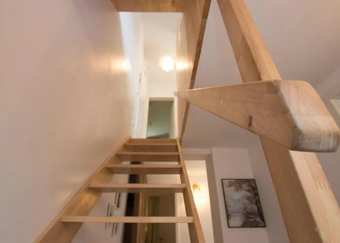 Hochwertige Serviced Und Monteurwohnungen In *